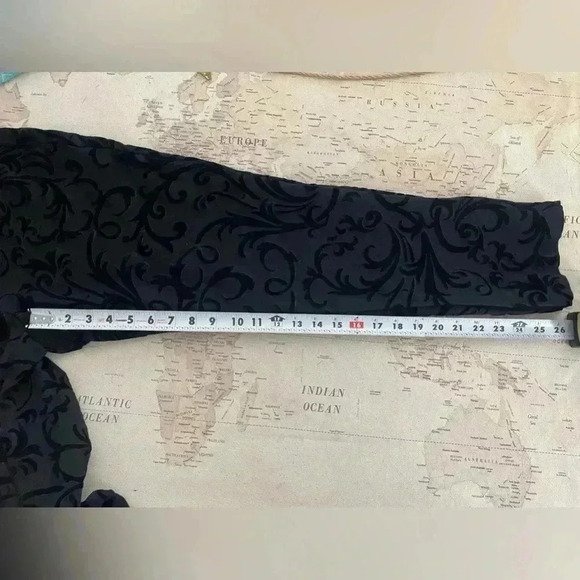 Chicos Ponte Pull On Flocked Pants Velvet Print Slimming Tapered M/L EUC - Picture 11 of 12